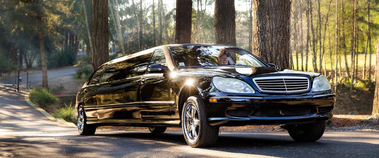 Black Limo Portland Oregon - JMI Limos Mercedes S55 AMG Limousine