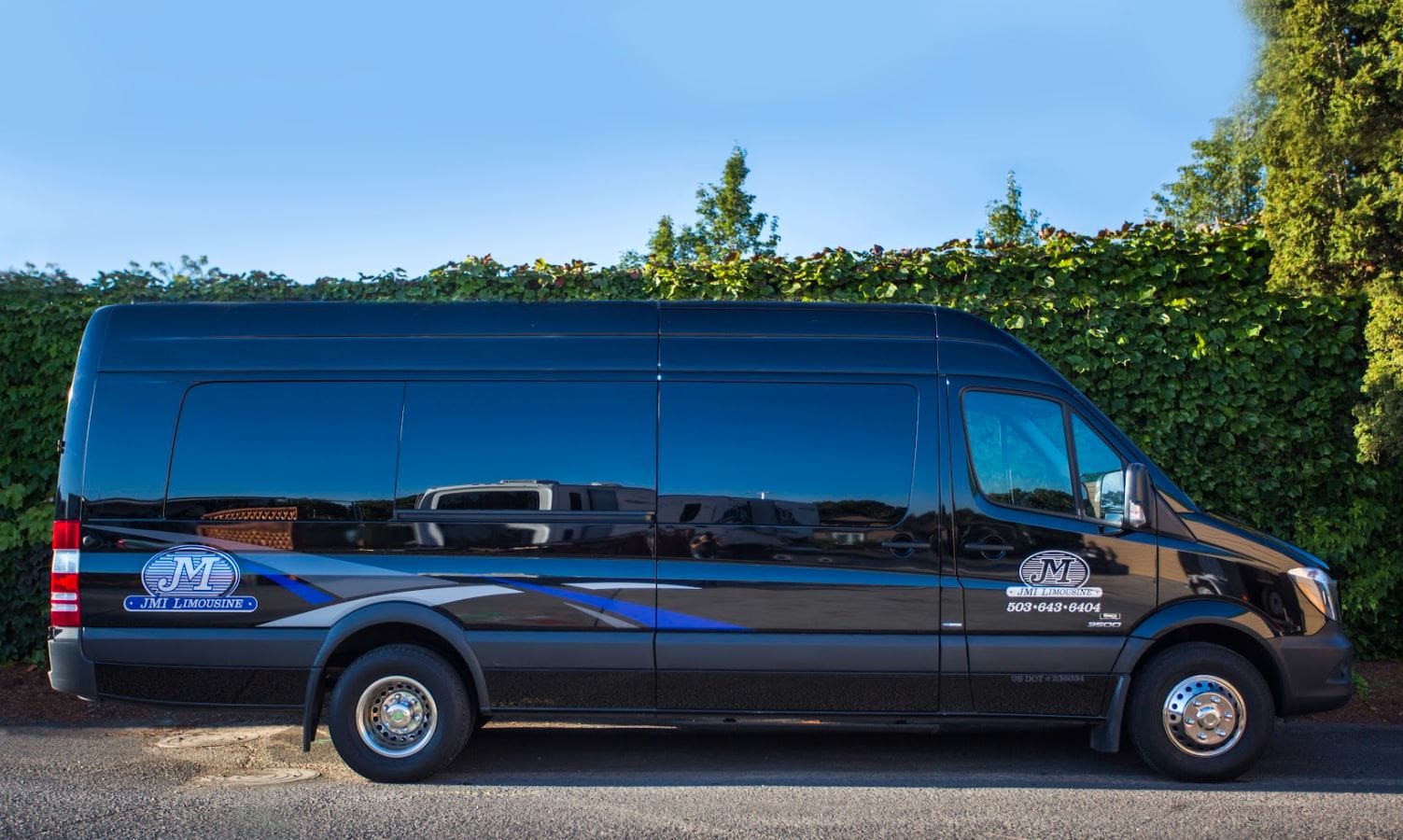 Event Shuttle Portland - Mercedes-Benz Limo Coach - JMI Limo
