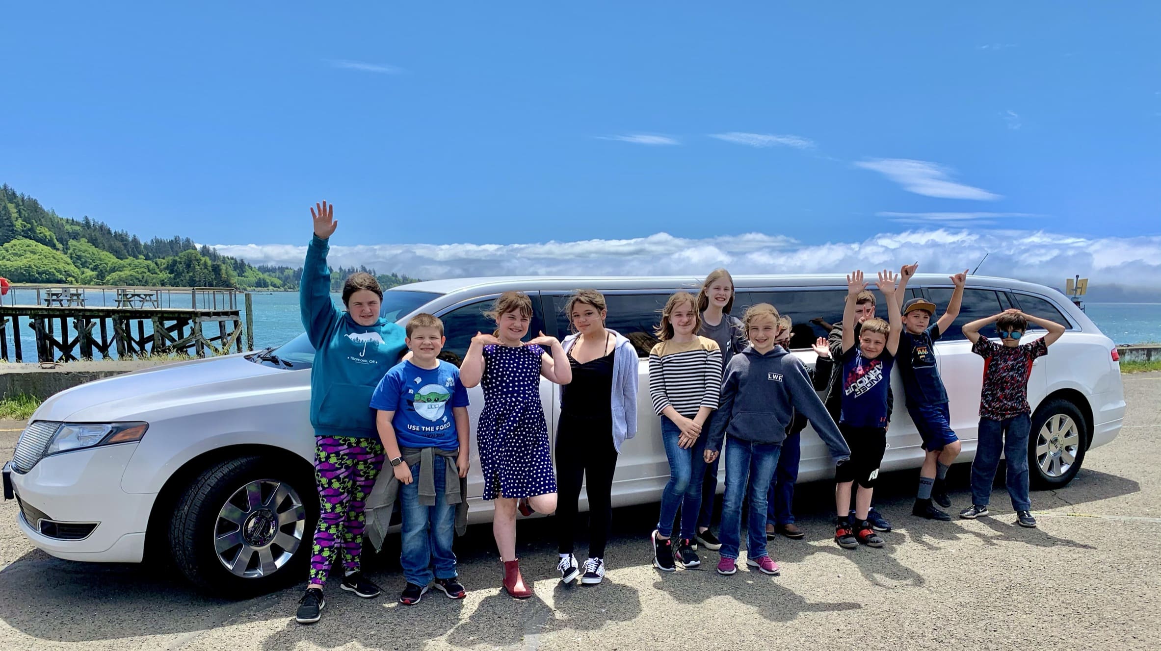 8 passenger white Lincoln MKT Limo