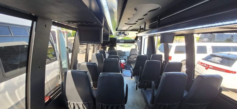 Ford Excursion SUV Limo Portland Oregon - JMI Limousine Service