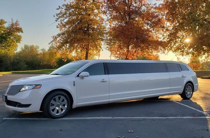 Wedding Limo Service Portland Oregon - JMI Limousine Wedding Limo Service Portland Oregon - JMI Limousine
