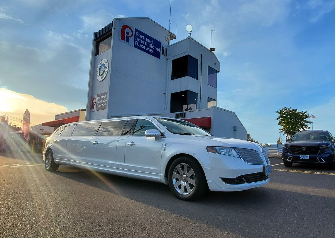 White Limo Service in Portland Near Me Now - JMI Limo White Limo Service in Portland Near Me Now - JMI Limo