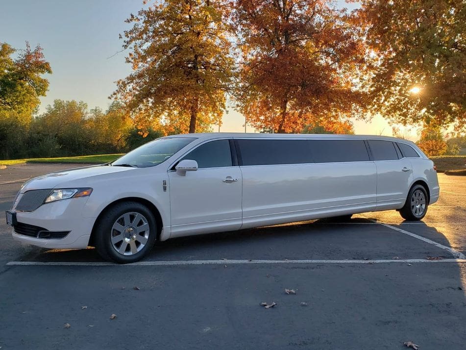 White Limousine Service in Portland - JMI Limousine