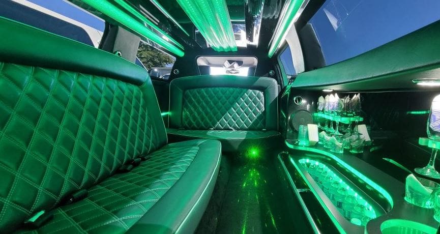 White Lincoln Limousine Portland Oregon - JMI Limo Service White Lincoln Limousine Portland Oregon - JMI Limo Service